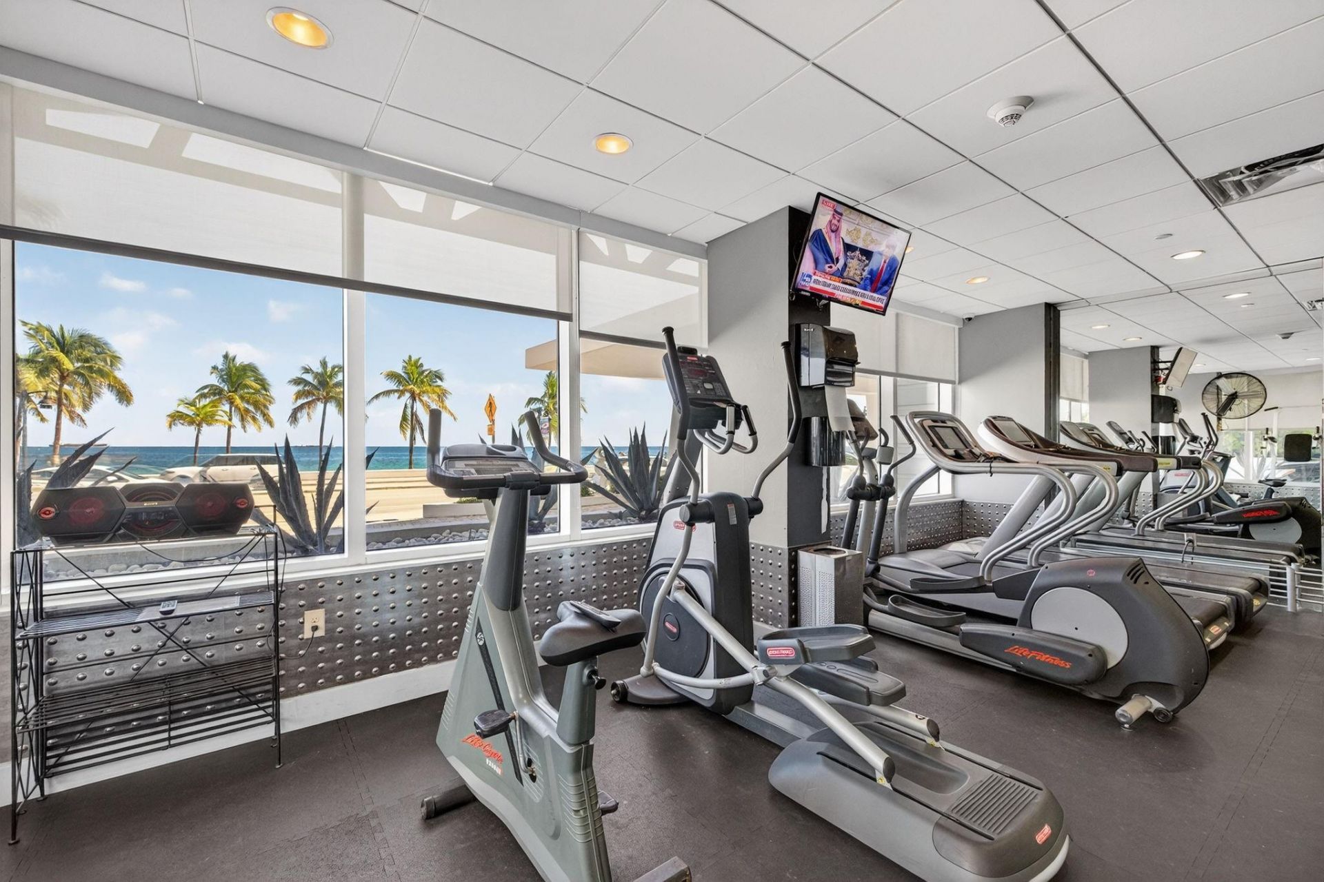 209 N Fort Lauderdale Beach Boulevard, Unit 7D, Fort Lauderdale, FL 33304 Photo