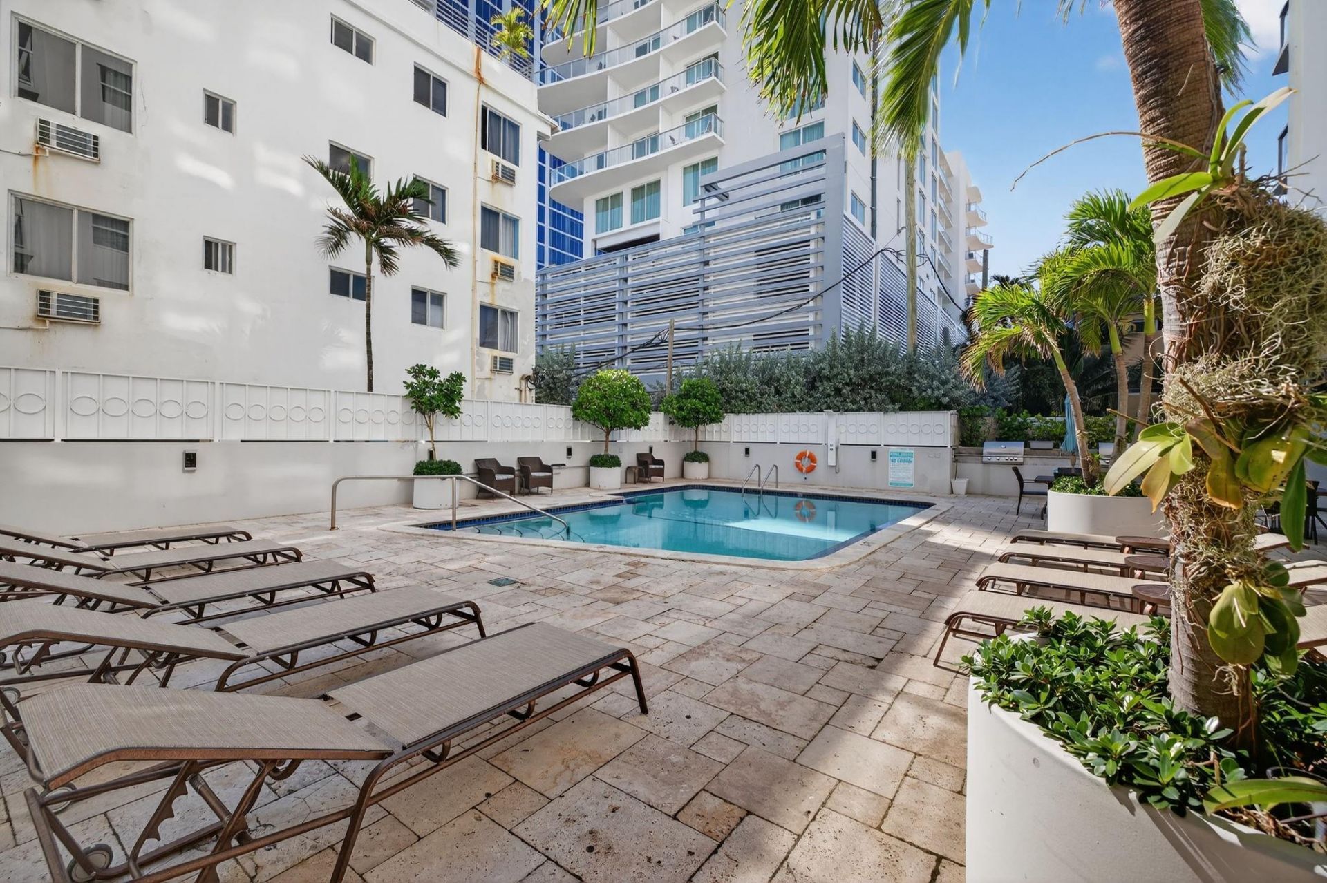 209 N Fort Lauderdale Beach Boulevard, Unit 7D, Fort Lauderdale, FL 33304 Photo
