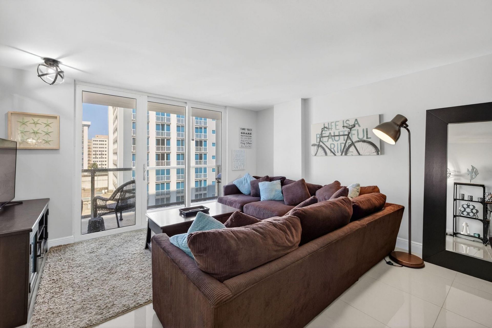 209 N Fort Lauderdale Beach Boulevard, Unit 7D, Fort Lauderdale, FL 33304 Photo