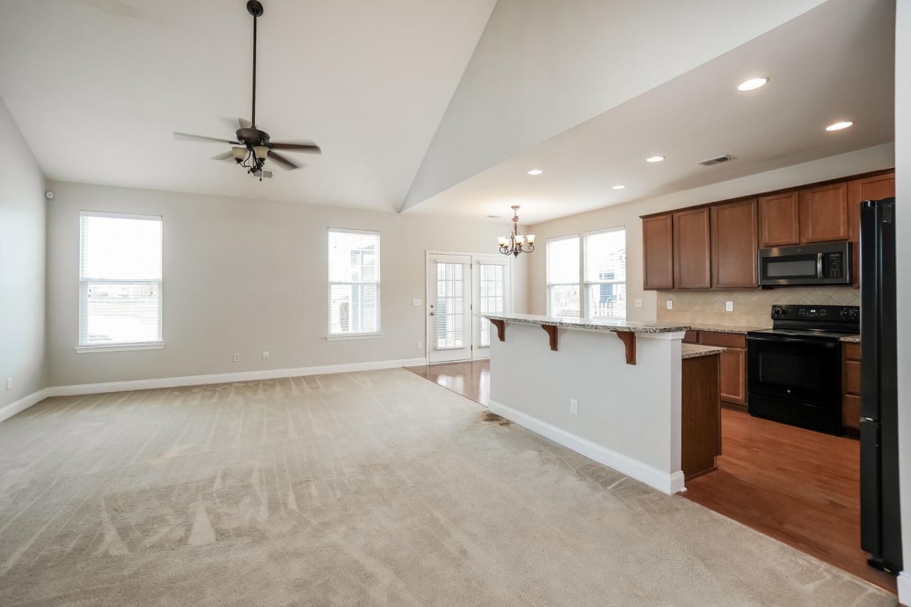 350 Spectrum Road Photo 5