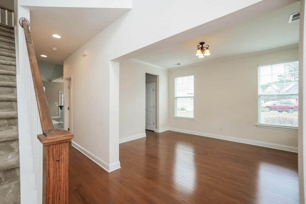 350 Spectrum Road Photo 7