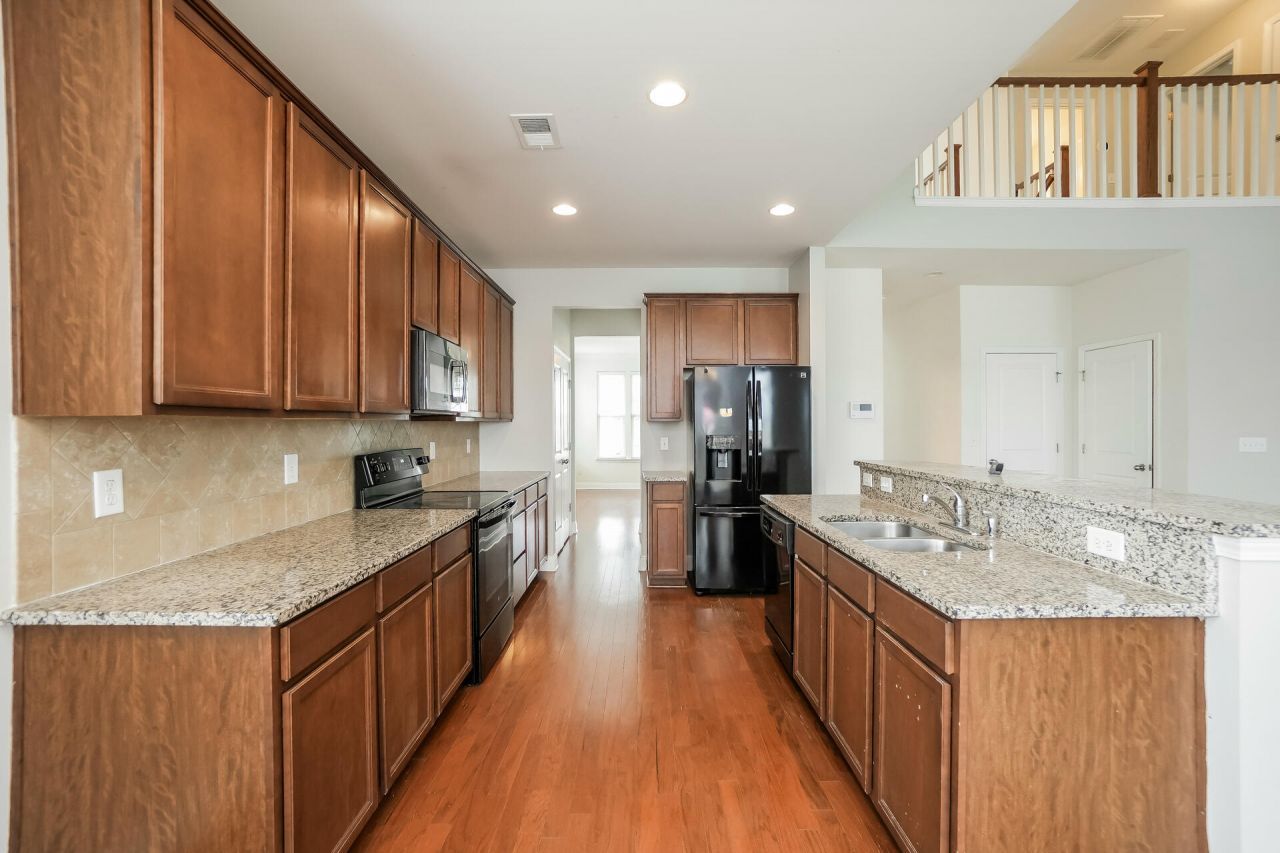 350 Spectrum Road Photo 8