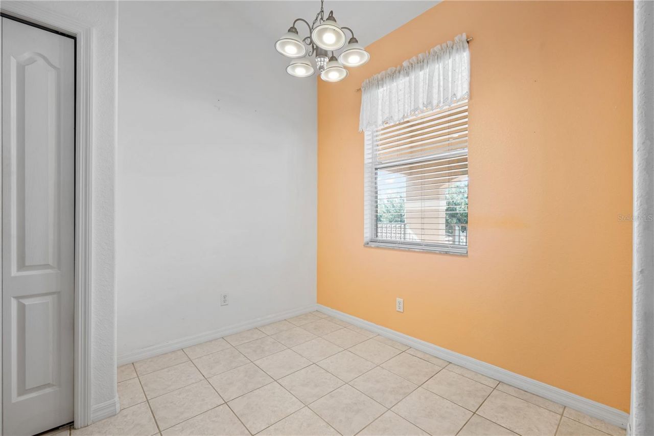 915 Fairwaycove Lane, Unit 204, Bradenton, FL 34212 Photo