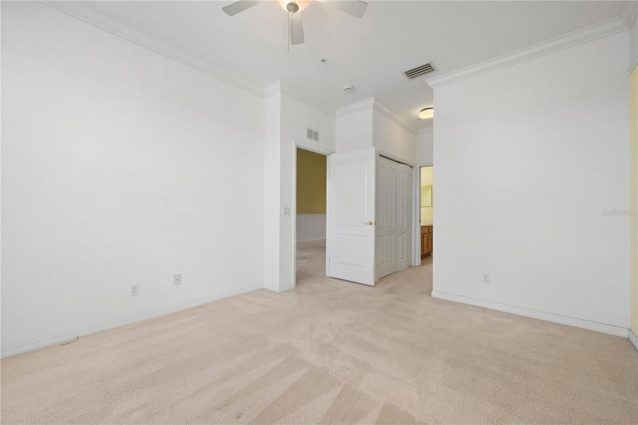 915 Fairwaycove Lane, Unit 204, Bradenton, FL 34212 Photo