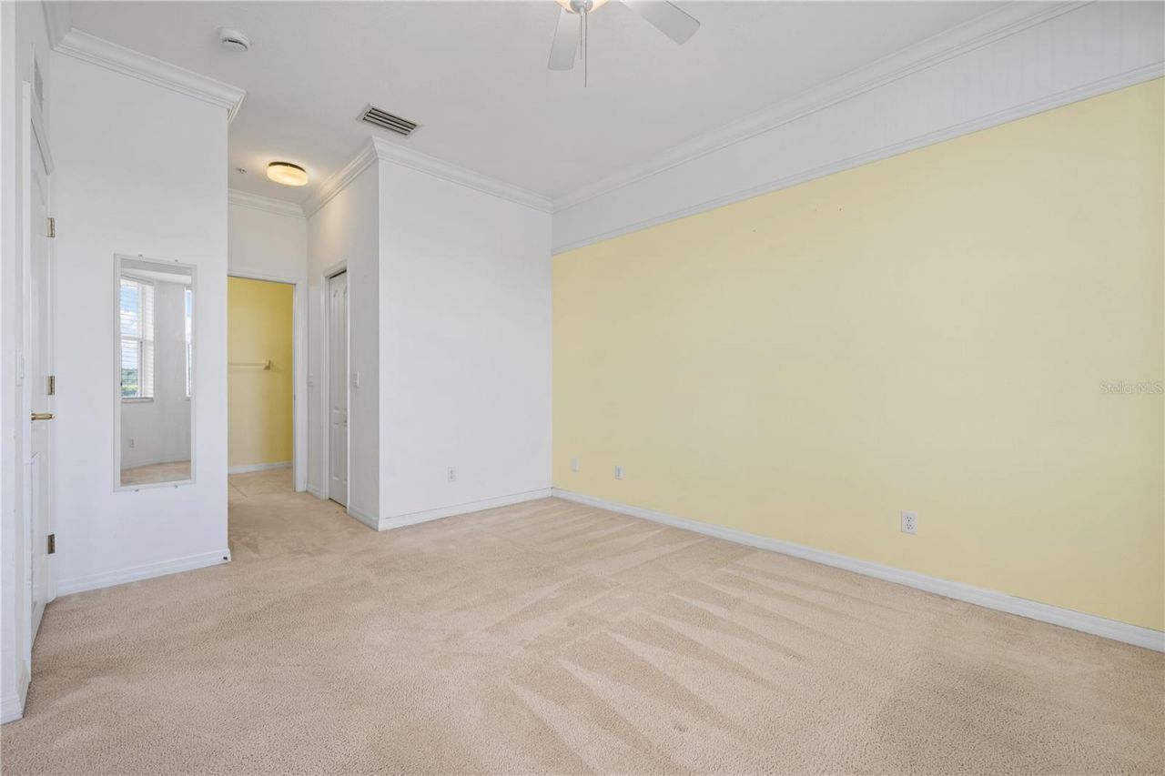 915 Fairwaycove Lane, Unit 204, Bradenton, FL 34212 Photo