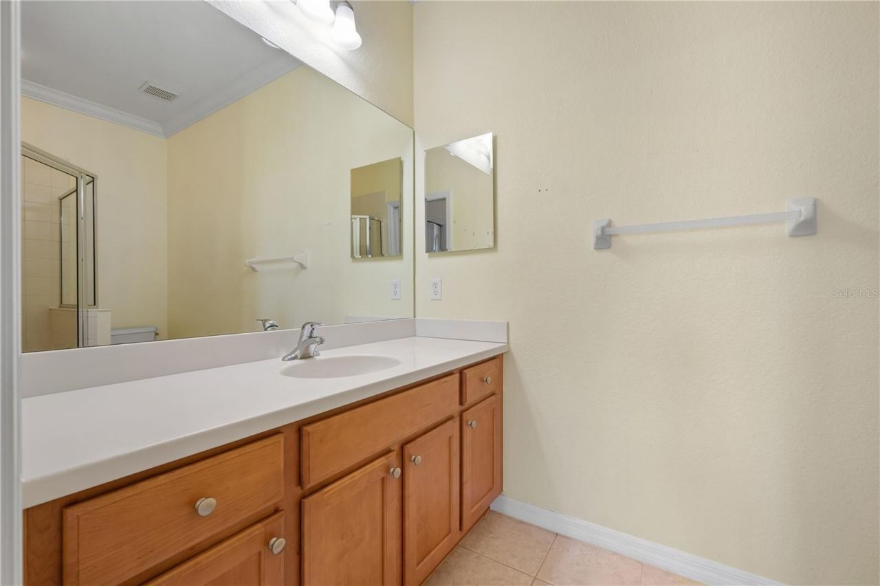 915 Fairwaycove Lane, Unit 204, Bradenton, FL 34212 Photo