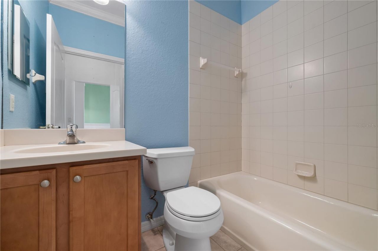 915 Fairwaycove Lane, Unit 204, Bradenton, FL 34212 Photo