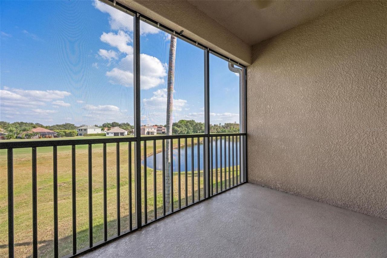 915 Fairwaycove Lane, Unit 204, Bradenton, FL 34212 Photo