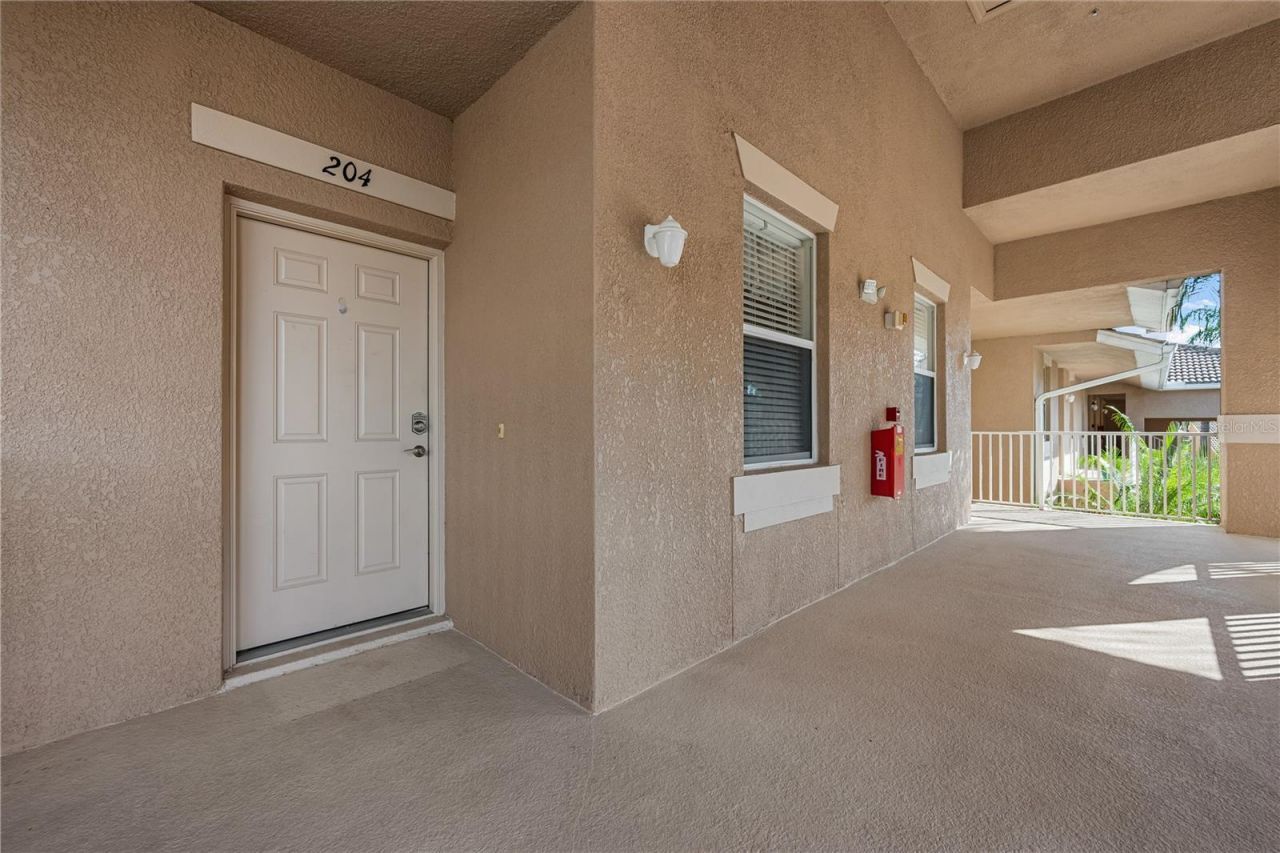 915 Fairwaycove Lane, Unit 204, Bradenton, FL 34212 Photo