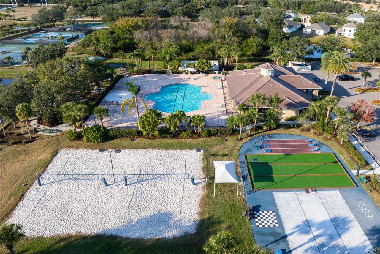 915 Fairwaycove Lane, Unit 204, Bradenton, FL 34212 Photo