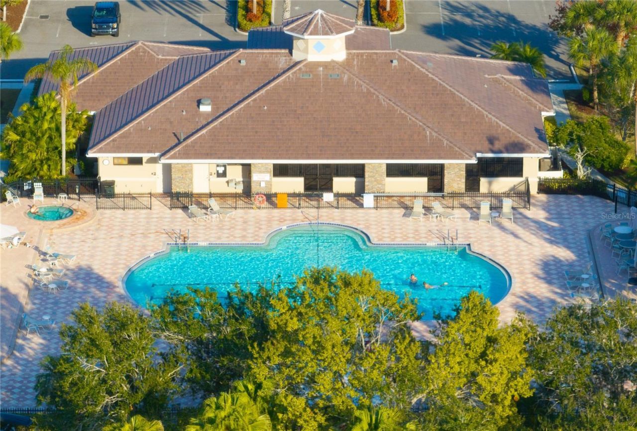 915 Fairwaycove Lane, Unit 204, Bradenton, FL 34212 Photo