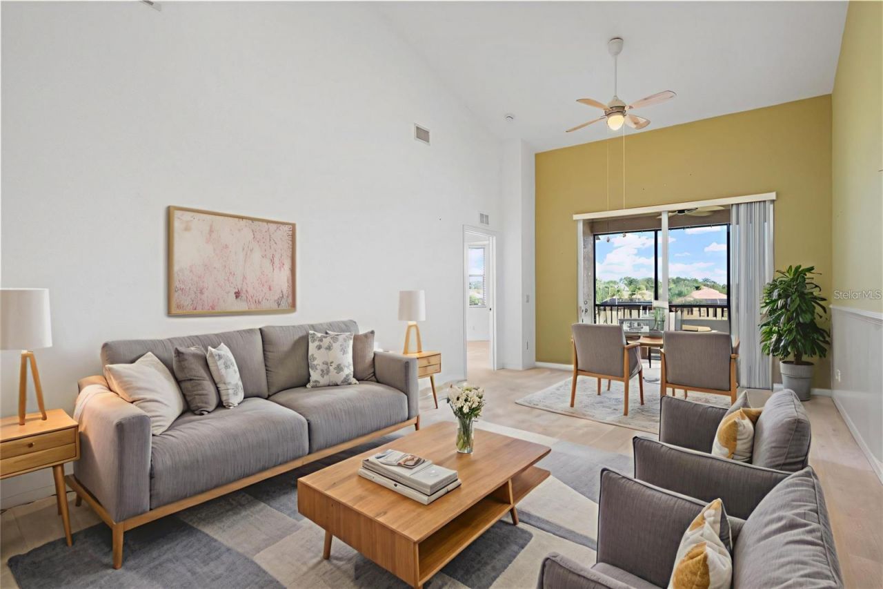 915 Fairwaycove Lane, Unit 204, Bradenton, FL 34212 Photo