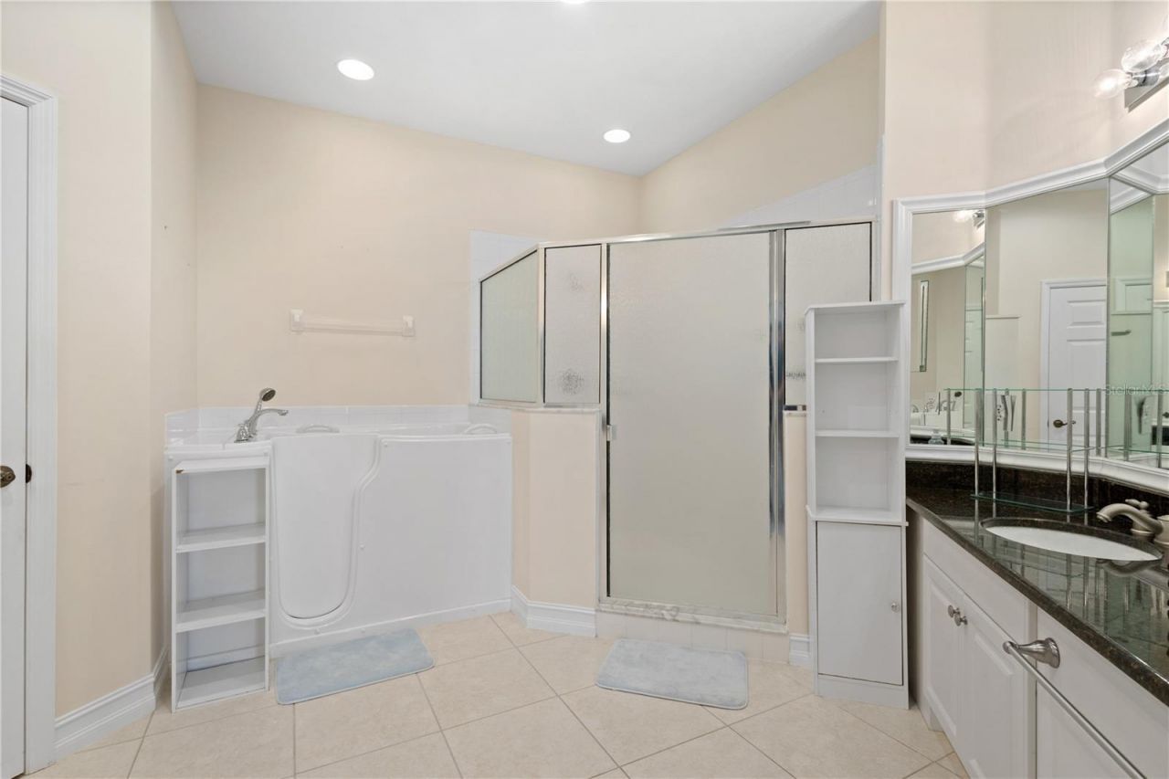 25555 Heritage Lake Boulevard, Unit 27, Punta Gorda, FL 33983 Photo