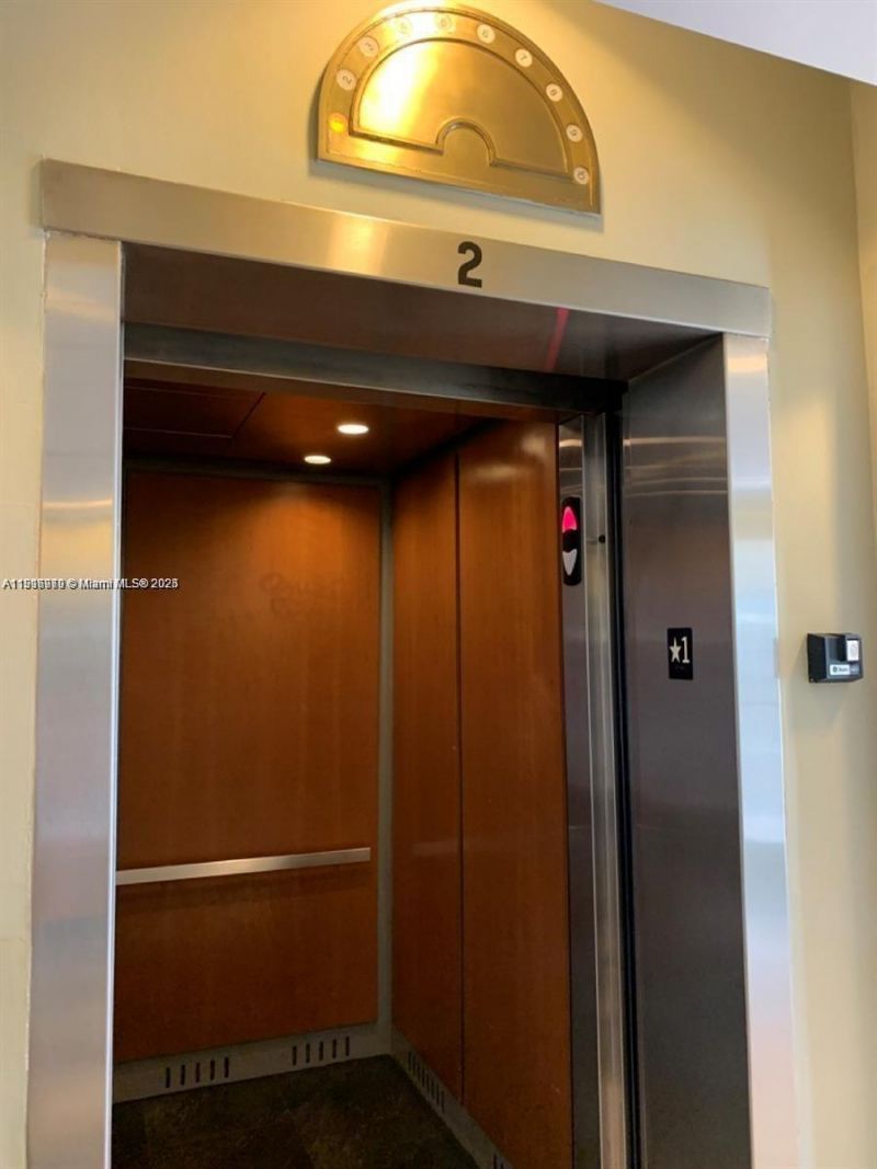 111 E Flagler St, Unit 507, Miami, FL 33131 Photo