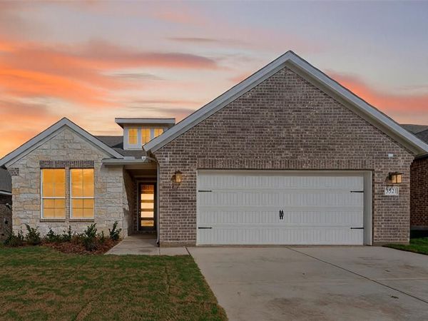 3521 Helena Street, Gainesville, TX 76240