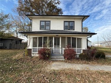 101 S Buttermilk Station Road, East Lynne, MO 64743