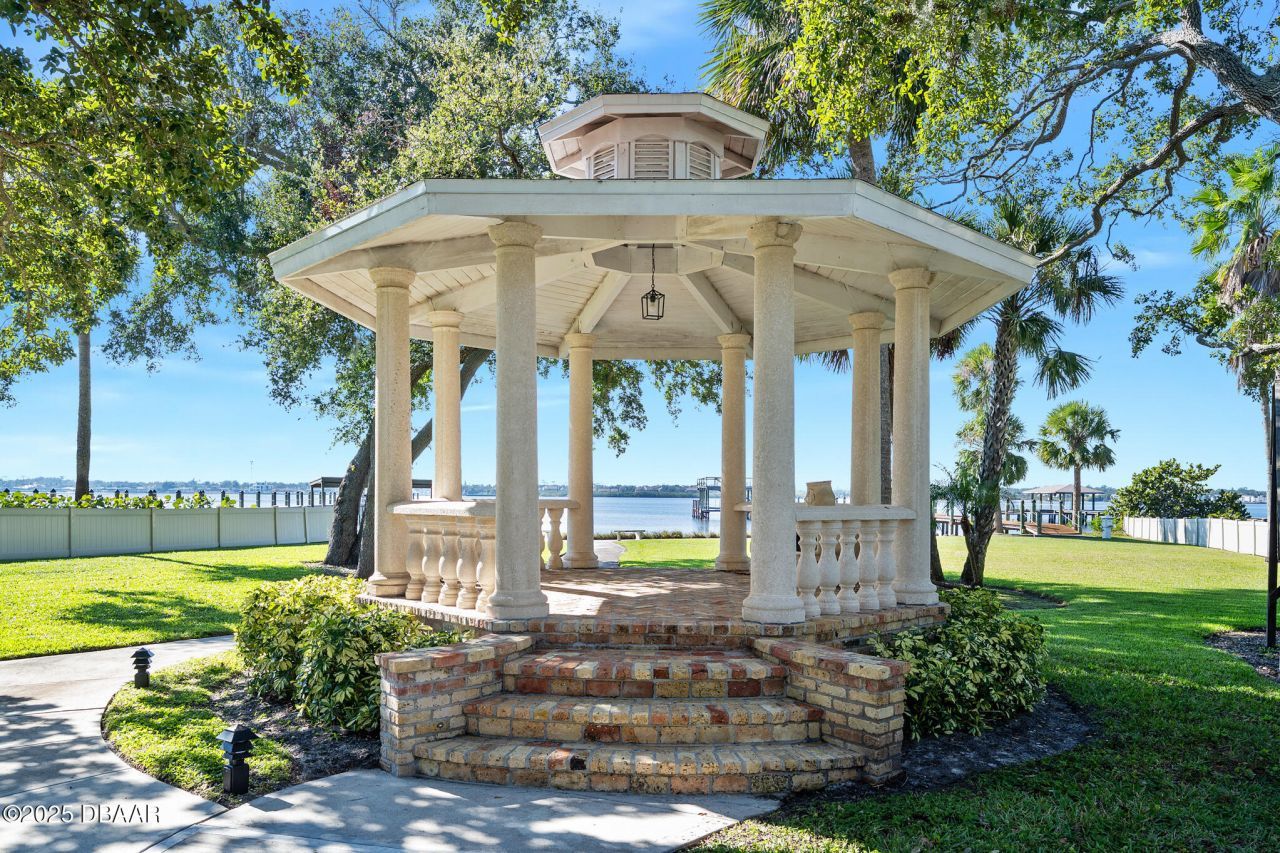 2432 Dodge Drive, Daytona Beach, FL 32118 Photo