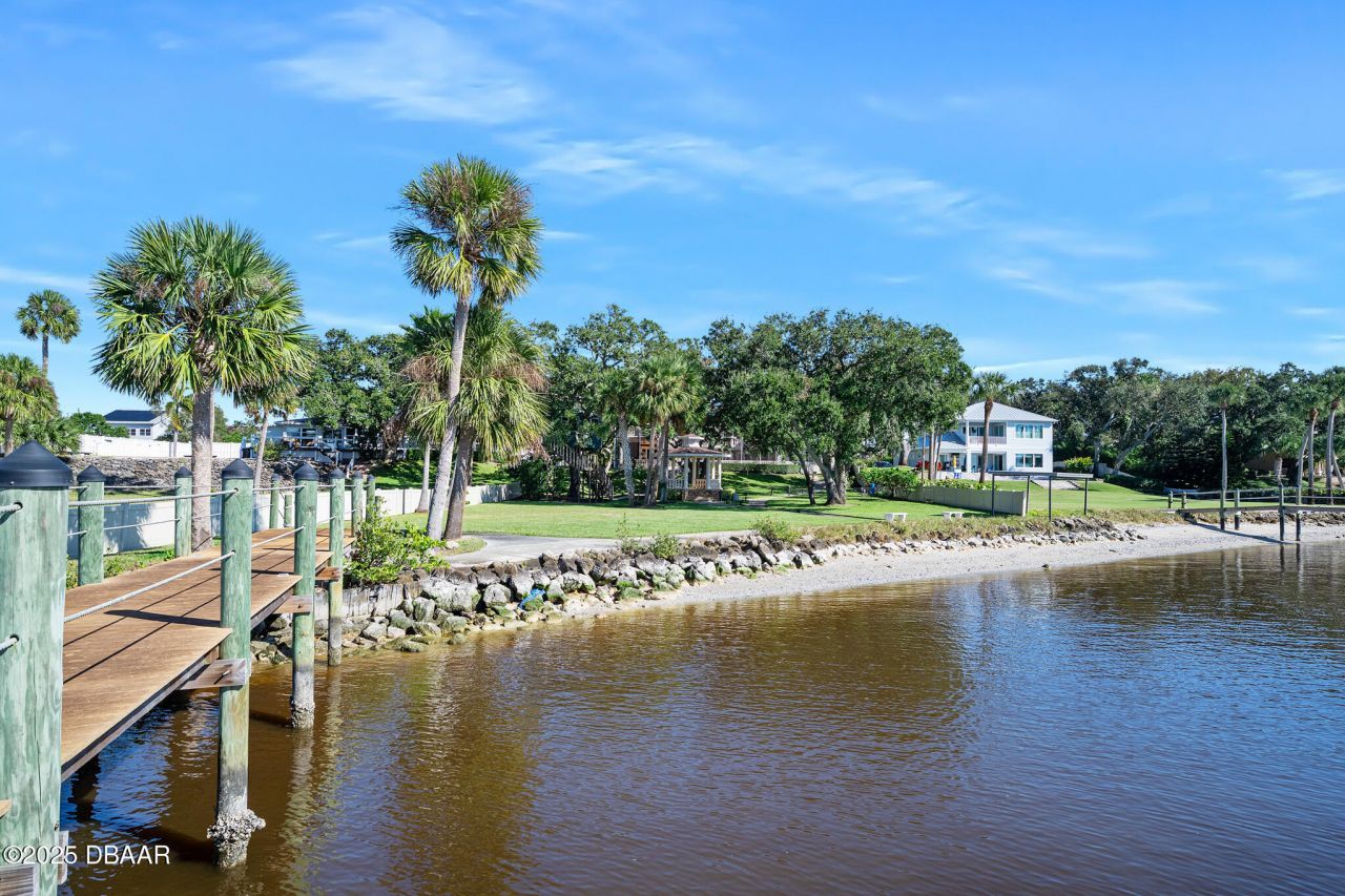 2432 Dodge Drive, Daytona Beach, FL 32118 Photo