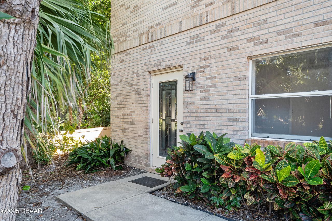 2432 Dodge Drive, Daytona Beach, FL 32118 Photo