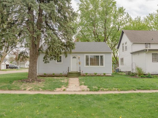 424 E 10th St, Spencer, IA 51301