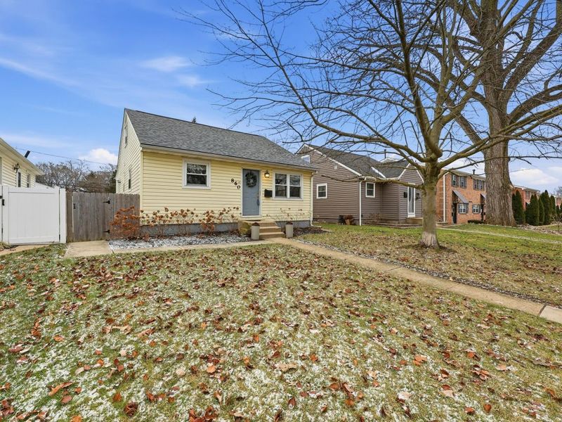 860 Palmer Road, Columbus, OH 43212 Photo 2