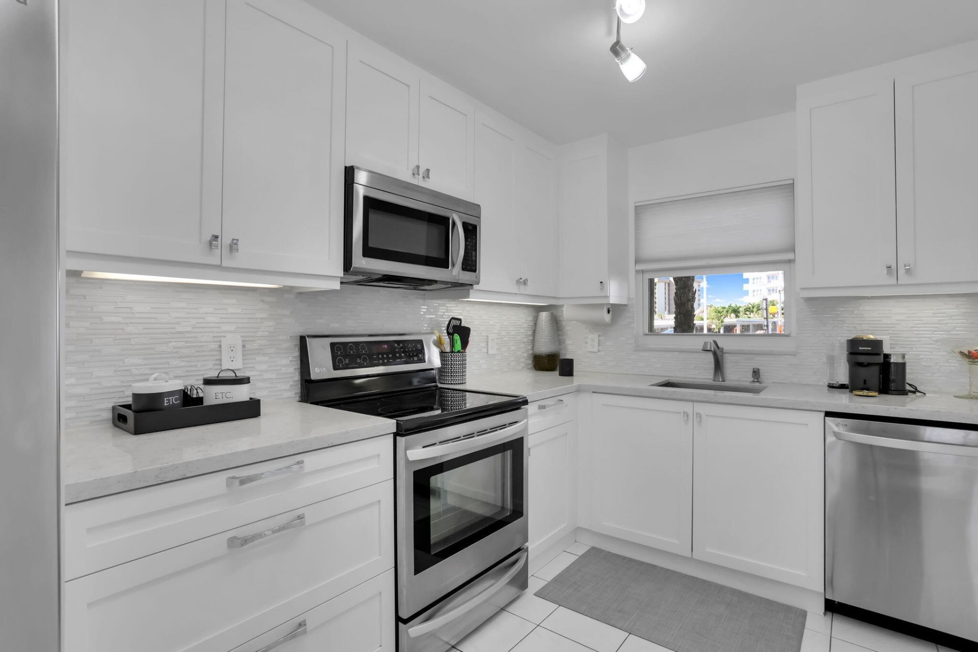 328 N Ocean Boulevard, Unit 104, Pompano Beach, FL 33062 Photo