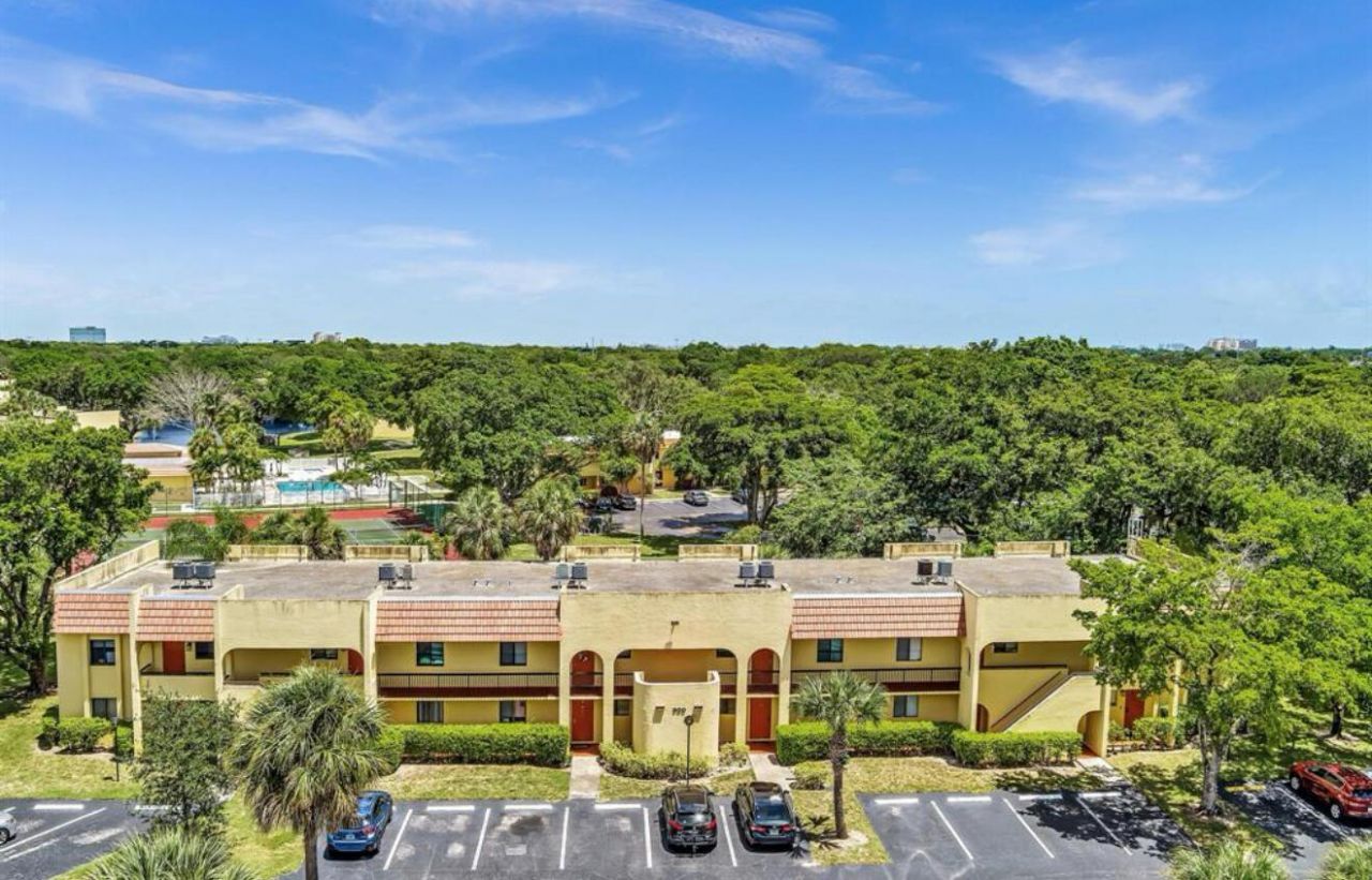 906 SW 9th Street Circle, Unit 204, Boca Raton, FL 33486 Photo