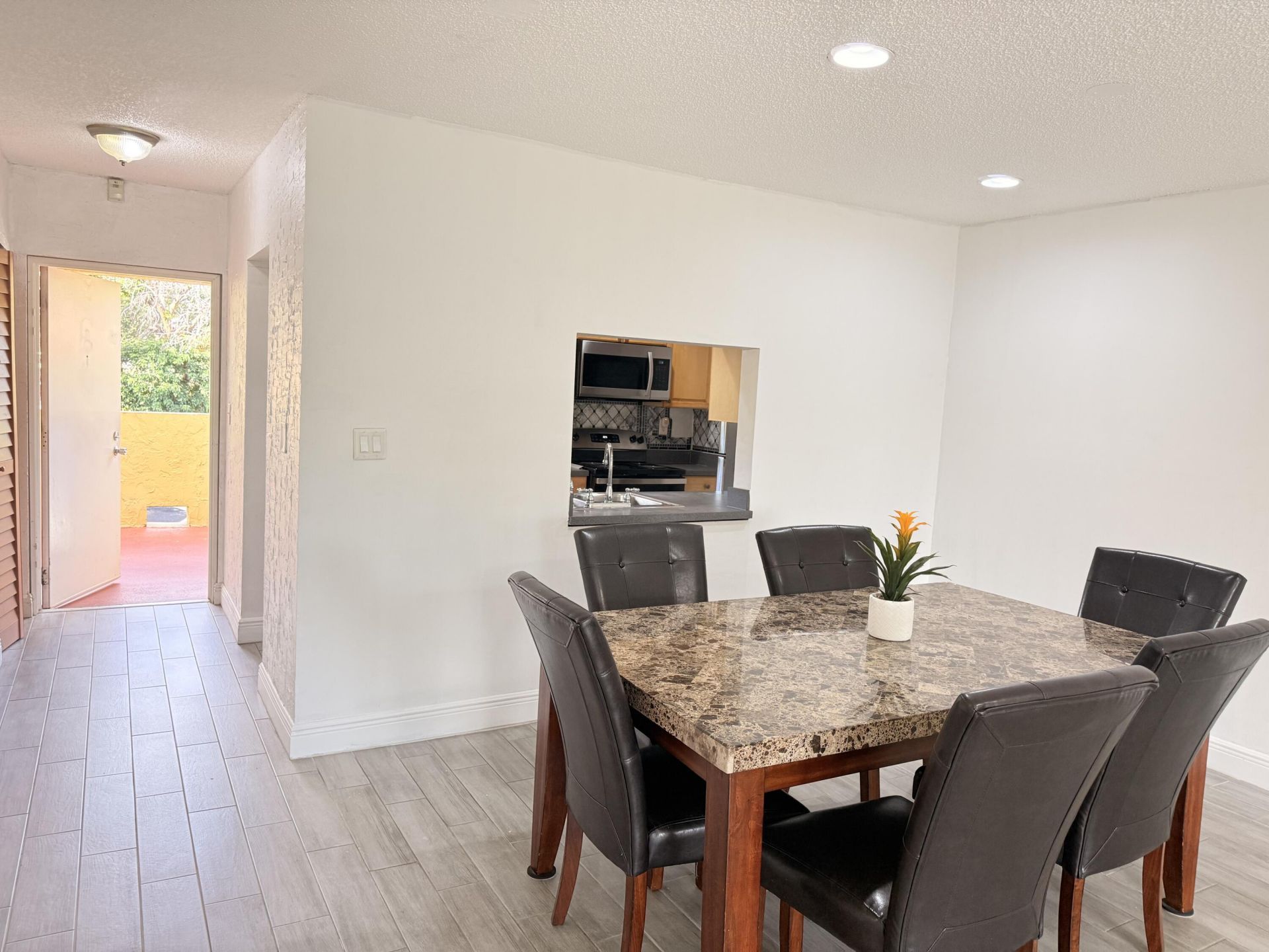 906 SW 9th Street Circle, Unit 204, Boca Raton, FL 33486 Photo