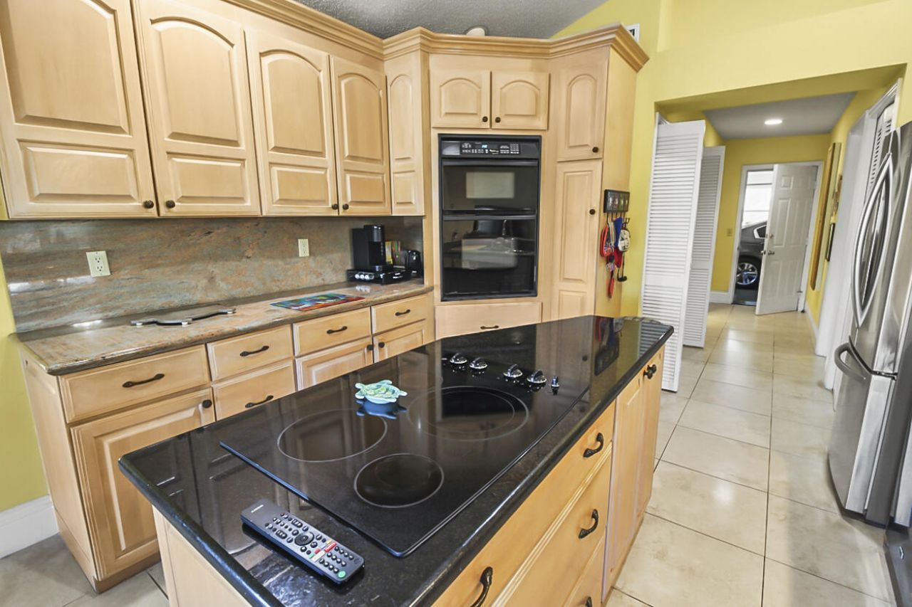 10691 SE Jupiter Narrows Drive, Hobe Sound, FL 33455 Photo