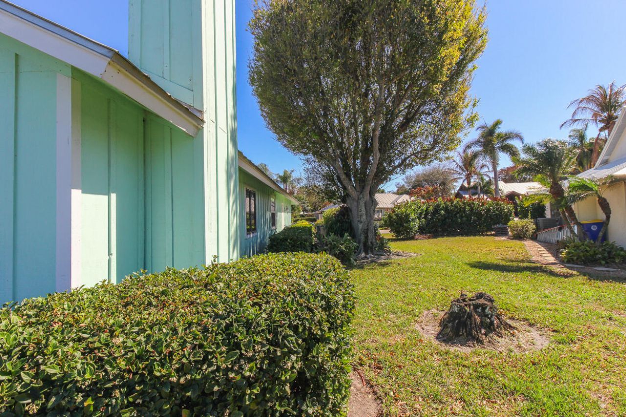 10691 SE Jupiter Narrows Drive, Hobe Sound, FL 33455 Photo