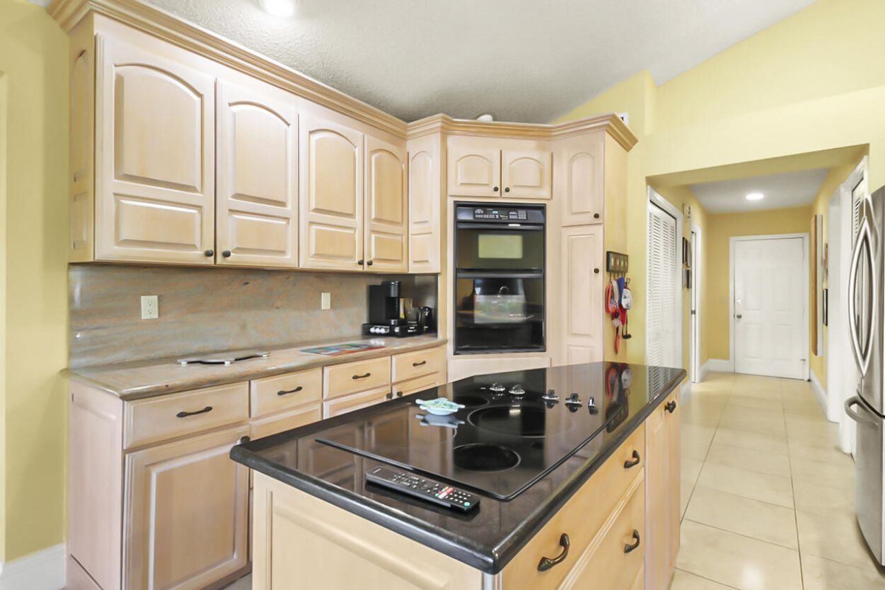 10691 SE Jupiter Narrows Drive, Hobe Sound, FL 33455 Photo