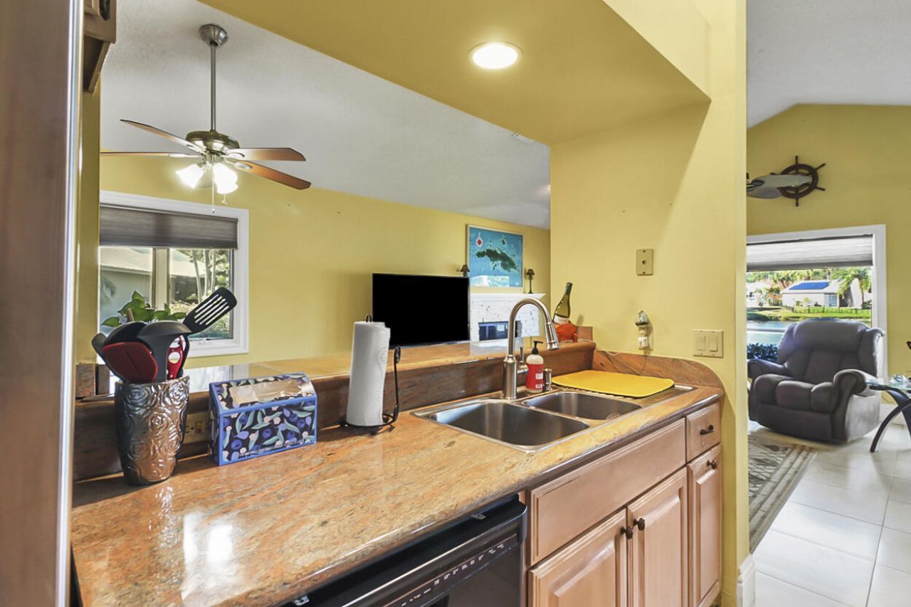 10691 SE Jupiter Narrows Drive, Hobe Sound, FL 33455 Photo