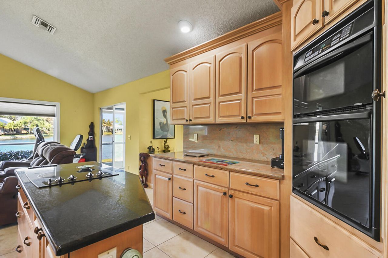 10691 SE Jupiter Narrows Drive, Hobe Sound, FL 33455 Photo