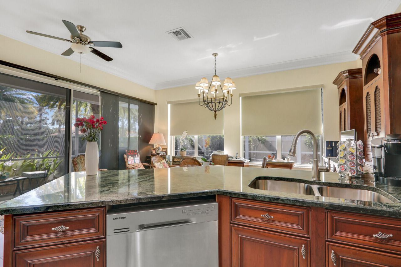 8241 Heritage Club Drive, West Palm Beach, FL 33412 Photo