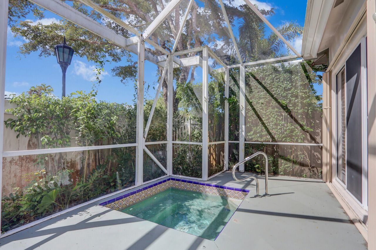 8241 Heritage Club Drive, West Palm Beach, FL 33412 Photo