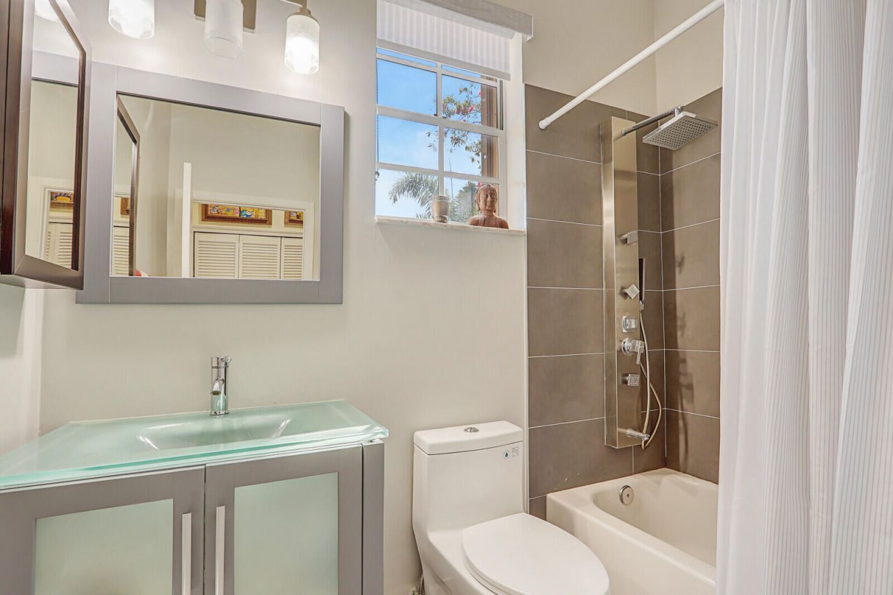 8241 Heritage Club Drive, West Palm Beach, FL 33412 Photo