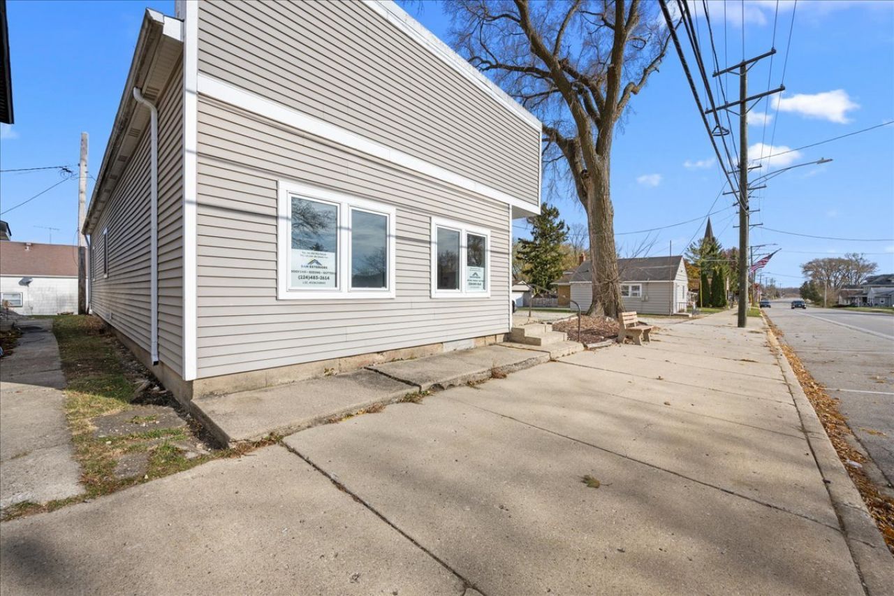 165 S Main Street, Burlington, IL 60109 Main Photo