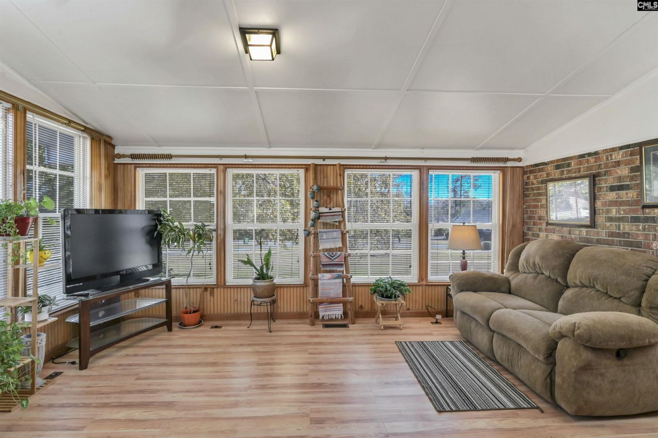 512 Kendall Drive Photo 12