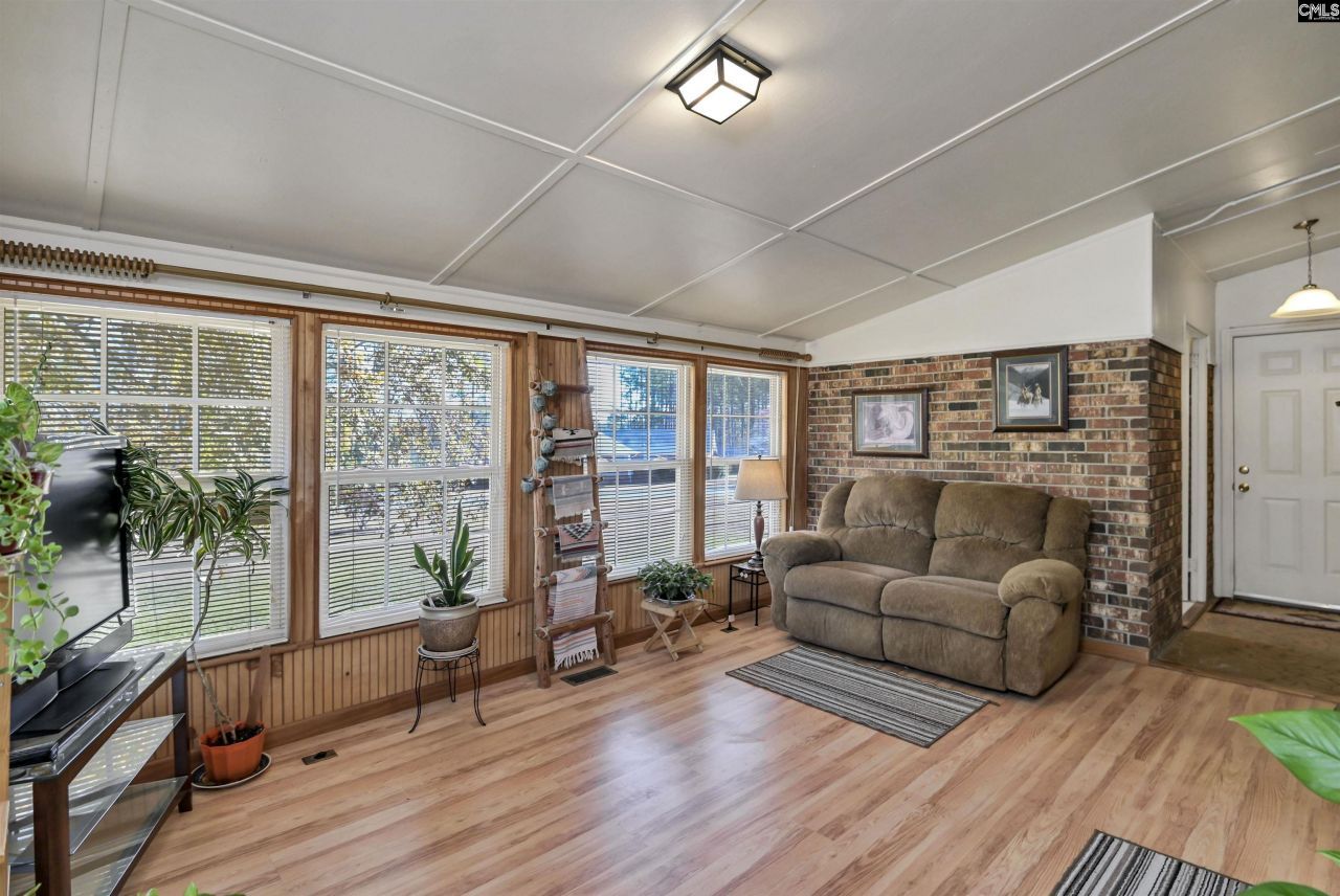 512 Kendall Drive Photo 14