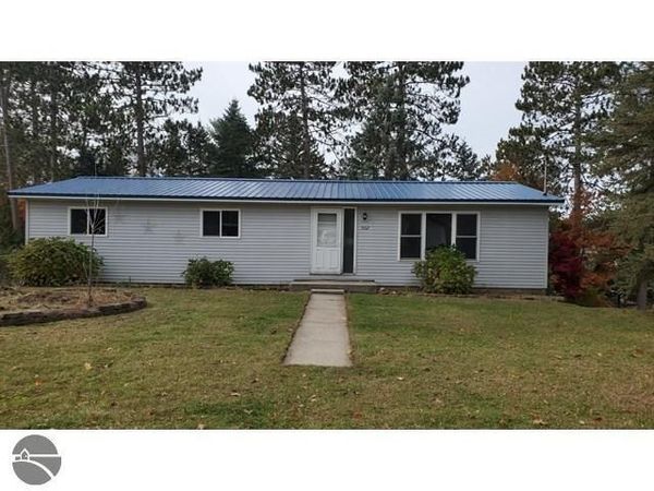 502 Broad Street S, Harrison, MI 48625