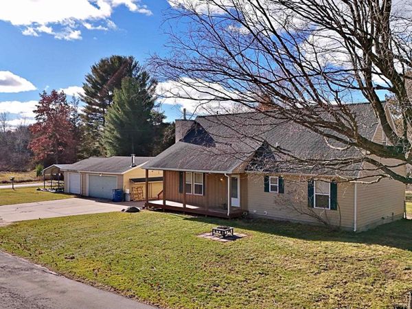 303 Wolfe, Luther, MI 49656