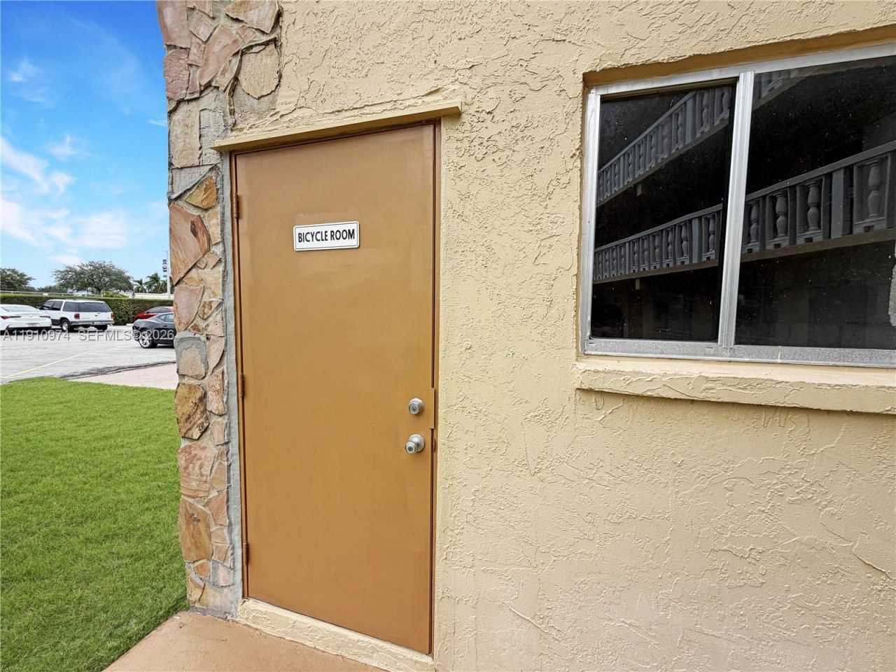 500 W Village Green Cir W, Unit 203, Palm Springs, FL 33461 Photo