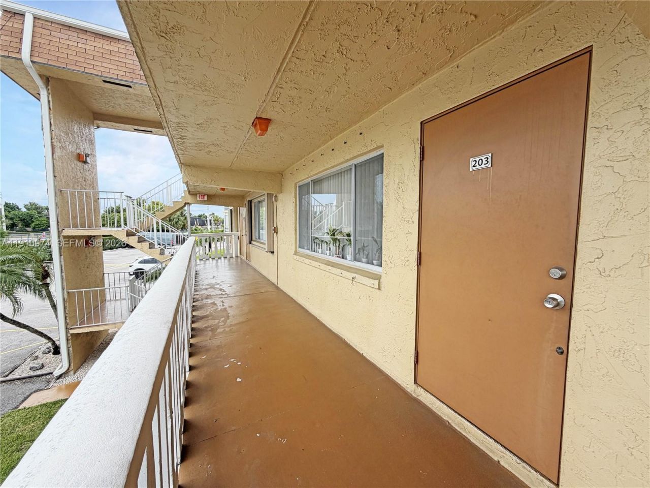 500 W Village Green Cir W, Unit 203, Palm Springs, FL 33461 Photo