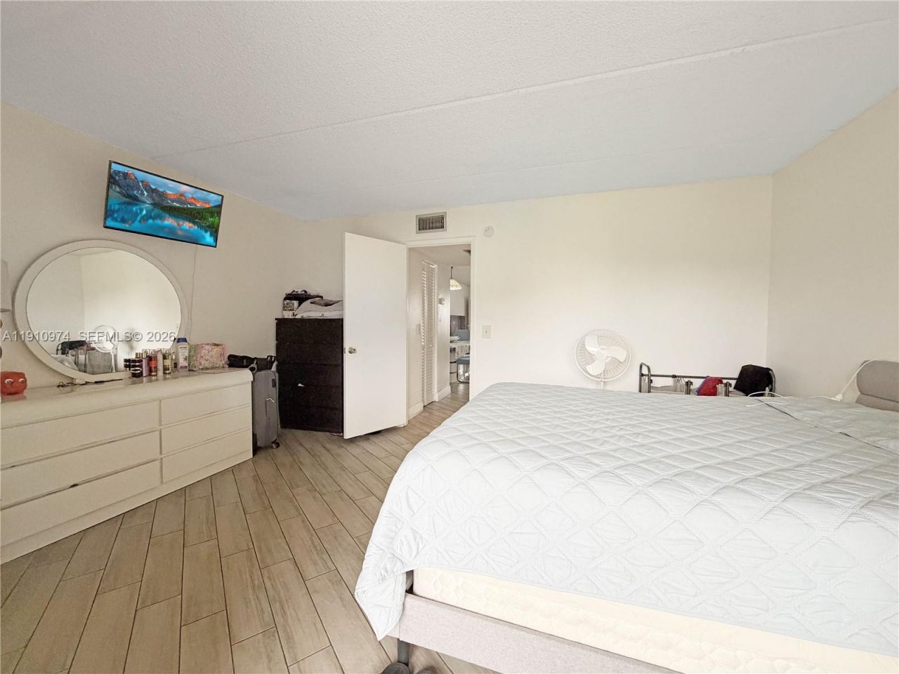 500 W Village Green Cir W, Unit 203, Palm Springs, FL 33461 Photo