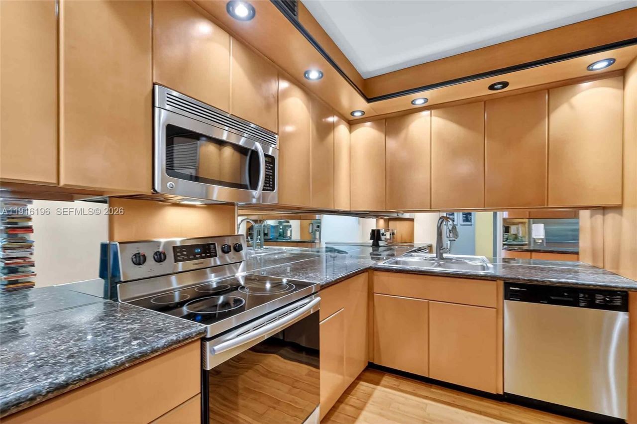 2 Grove Isle Dr, Unit B1804, Coconut Grove, FL 33133 Photo