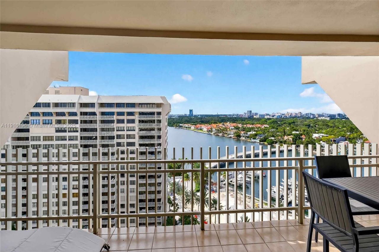 2 Grove Isle Dr, Unit B1804, Coconut Grove, FL 33133 Photo