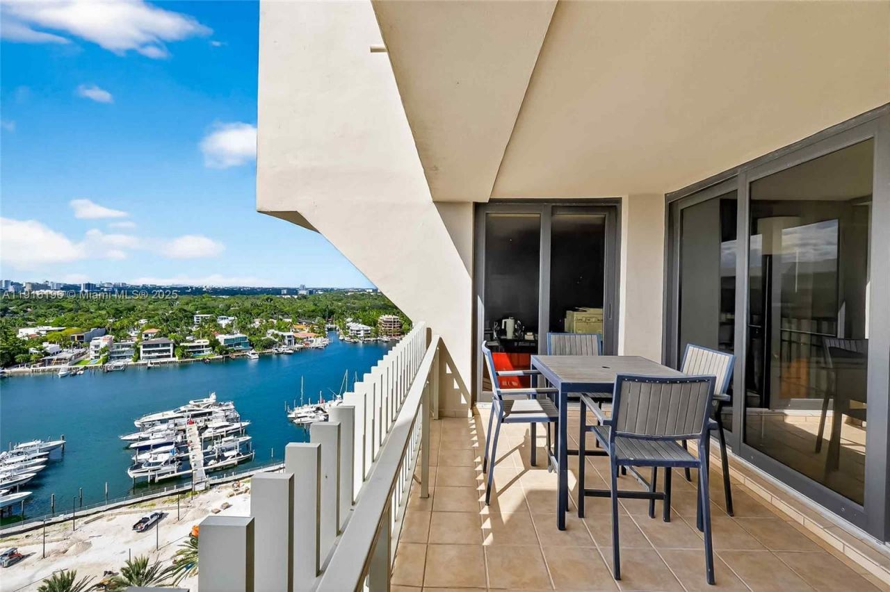 2 Grove Isle Dr, Unit B1804, Coconut Grove, FL 33133 Photo