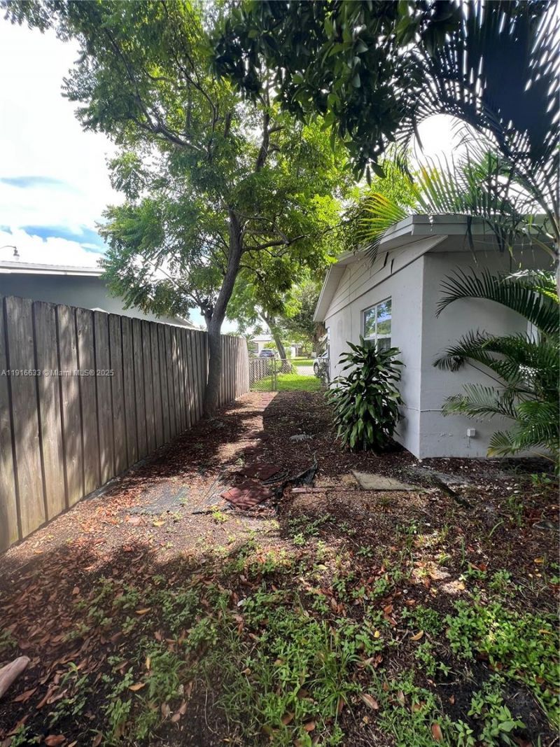 1573 NE 30th Ct, Pompano Beach, FL 33064 Photo