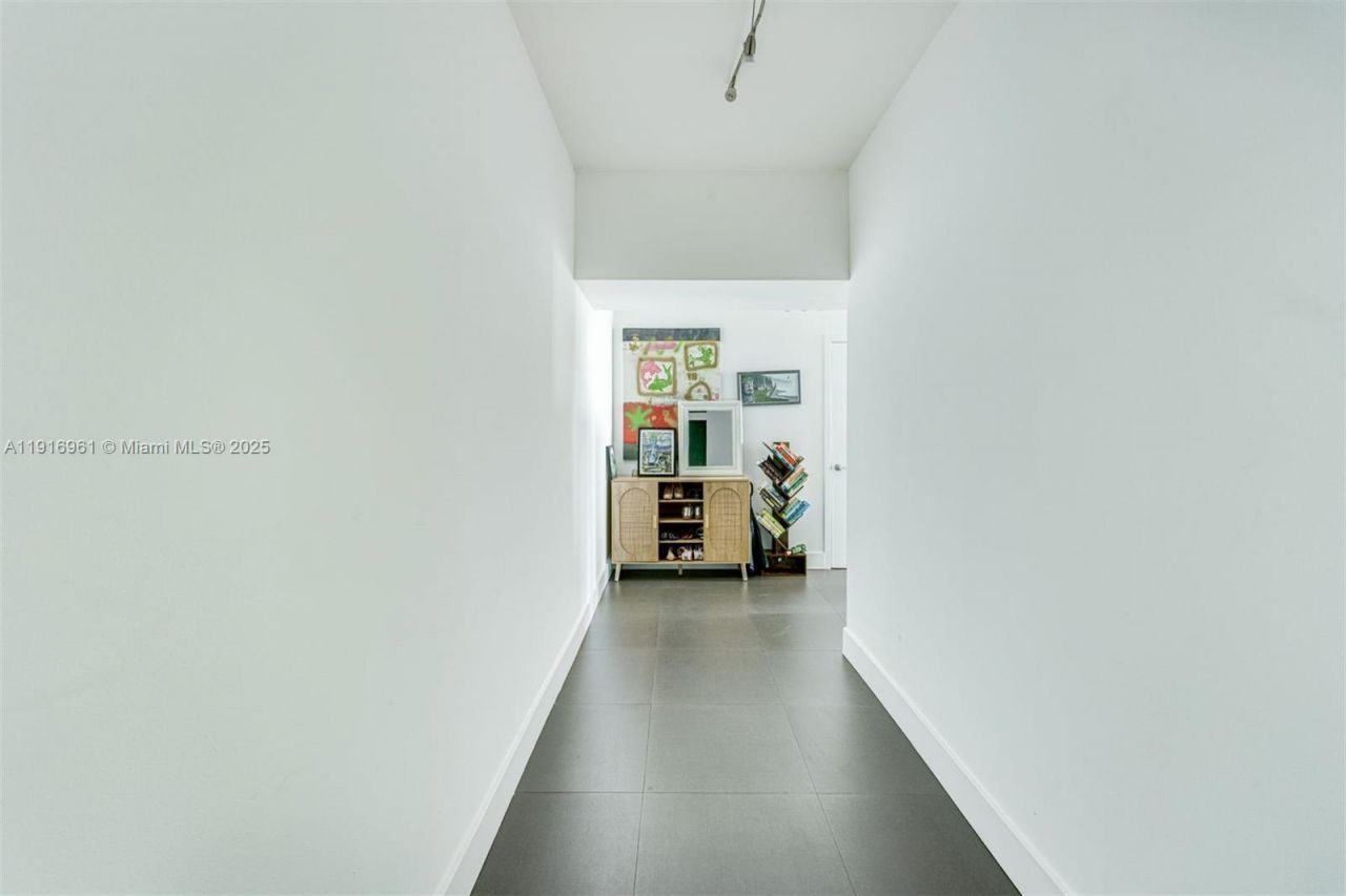 888 Biscayne Blvd, Unit 1704, Miami, FL 33132 Photo