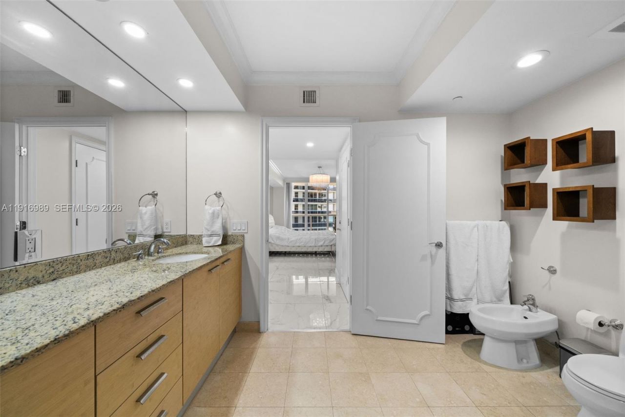 1830 S Ocean Dr, Unit 3708, Hallandale Beach, FL 33009 Photo